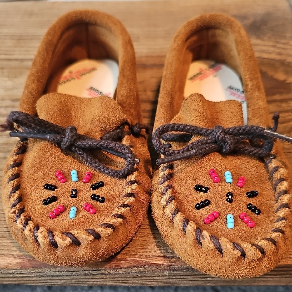 Minnetonka Kids Moccasins in Brown with Colorful Beads